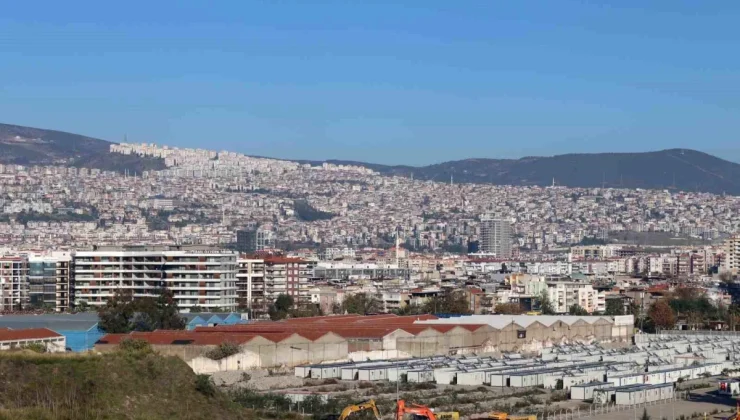 İzmir’deki Yapıların Yüzde 60-70’i Dönüşüme İhtiyaç Duyuyor