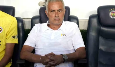 Fenerbahçe Teknik Direktörü Jose Mourinho, Lille maçına 3 değişiklikle çıktı