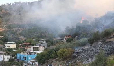 Manisa’da Ormanlık Alanda Çıkan Yangına Havadan ve Karadan Müdahale Ediliyor