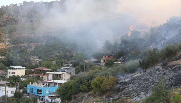 Manisa’da Ormanlık Alanda Çıkan Yangına Havadan ve Karadan Müdahale Ediliyor