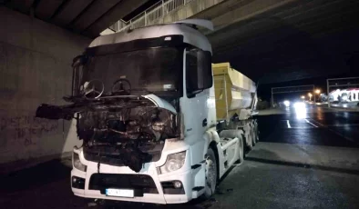 Çekmeköy-Şile Otoyolu’nda Hafriyat Kamyonu Alev Alev Yandı