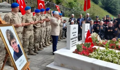 Eren Bülbül şehadetinin 7.yılında mezarı başında anıldı