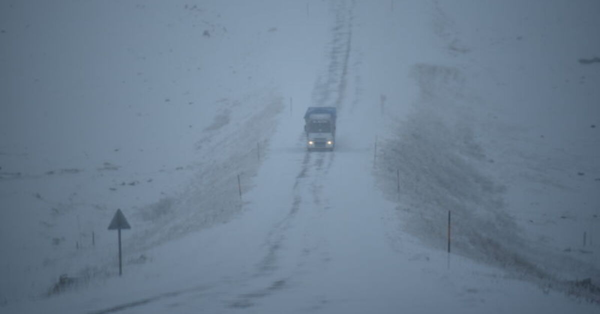 Kars-Göle kara yolu ulaşıma kapatıldı